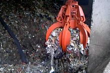 Фото Лепестковый многочелюстной грейфер для мусора моторный гидравлический с дистанционным управлением